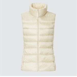 Uniqlo Womens Ultra Light Down Vest Cream Packable Fall Winter XS Casual Outdoor